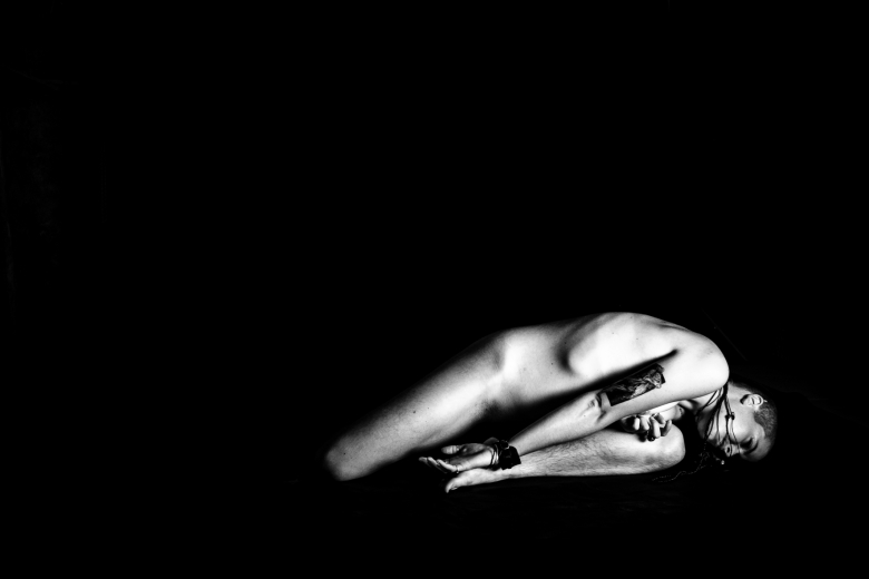 Expression exprime-toi noir et blanc portrait nu